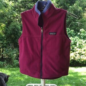 Patagonia kids fleece vest size xs 5-6yr old in dark magenta